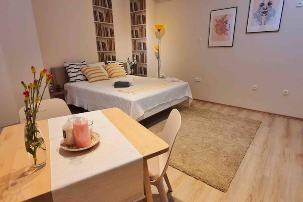 Studio Flat In The Center Of Boedapest Buitenkant foto